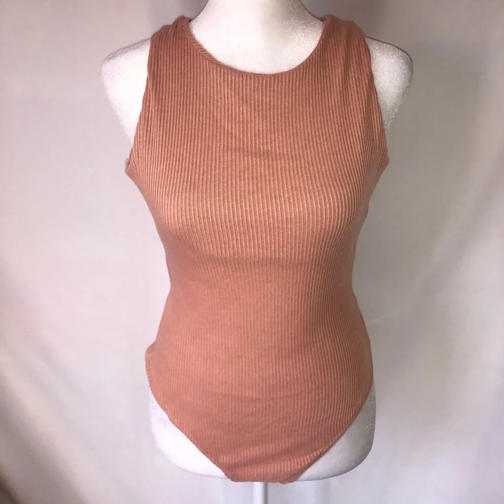 Dark Peach Ribbed Sleeveless Criss-Cross Open Back Bodysuit | Size M | NWT